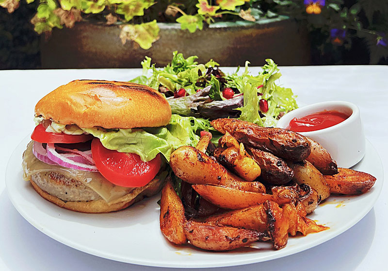 laili burger