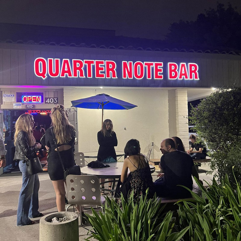 quarter note bar and grill