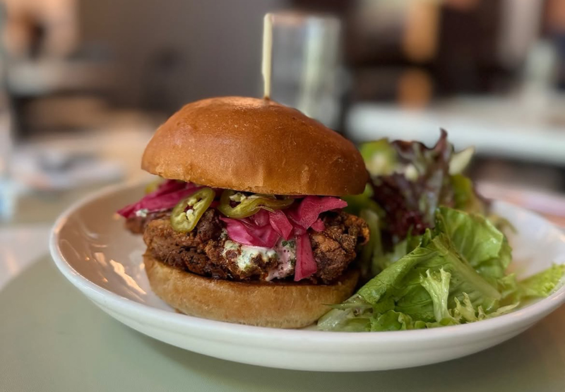 the burrow, healdsburg california, chicken sandwich